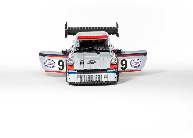 Illustration for article titled Lego Has To Build This Amazing Martini Porsche Racing Set